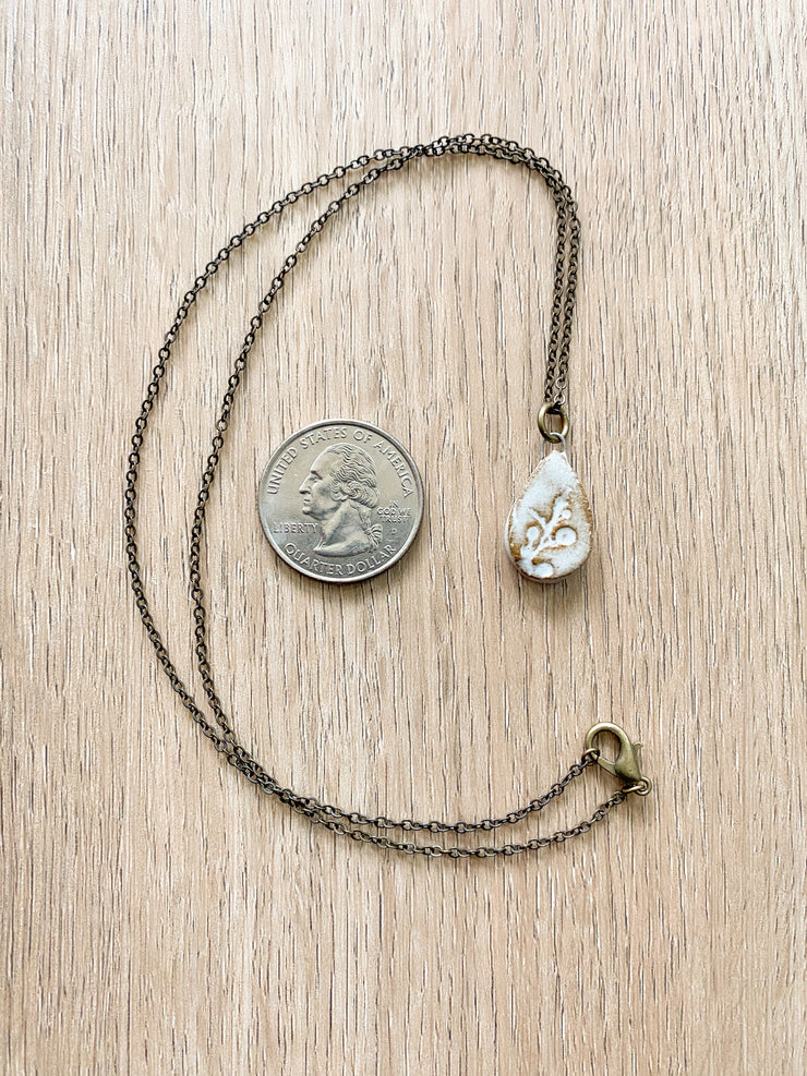 Ceramic Pendant Necklace - Sargassum