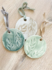 Ceramic Holiday Ornament - Circle - Sea Oats