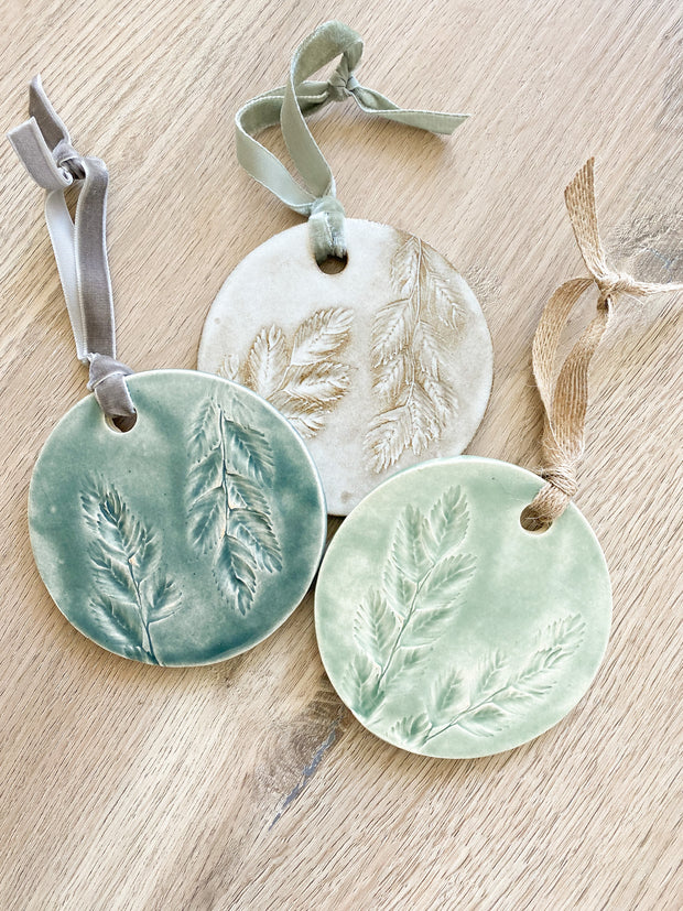 Ceramic Holiday Ornament - Circle - Sea Oats